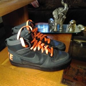 Men's black Nike sneakers